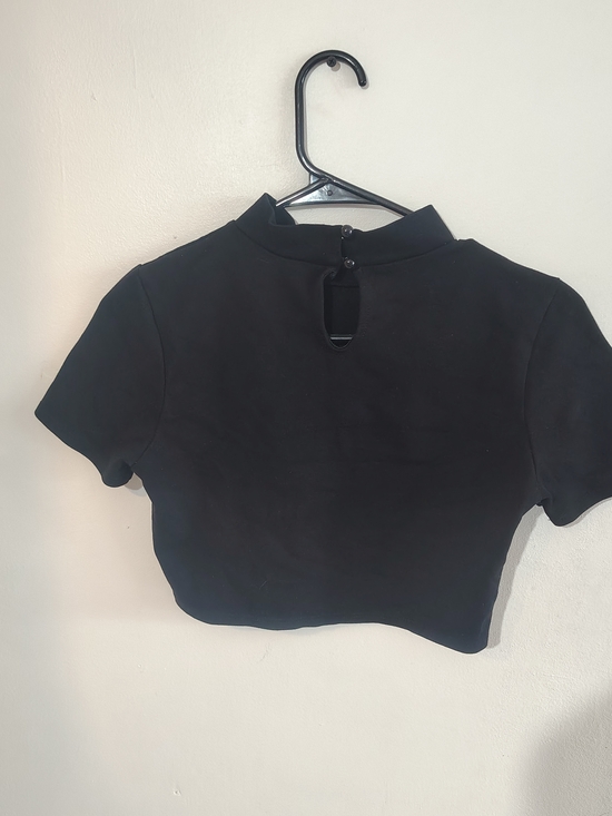 Fashion Nova Tops - Fashion Nova Black Short Sleeve Mock Neck Crop Top Size Medium